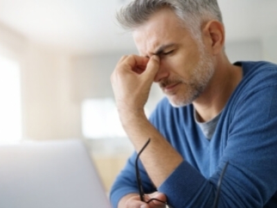 Vin et maux de tête : quels sont les facteurs responsables ?